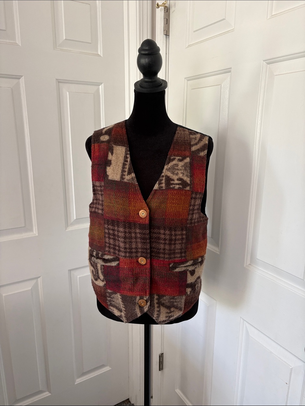 Union Khaki Vintage 90s patchwork vest
in Red and Brown